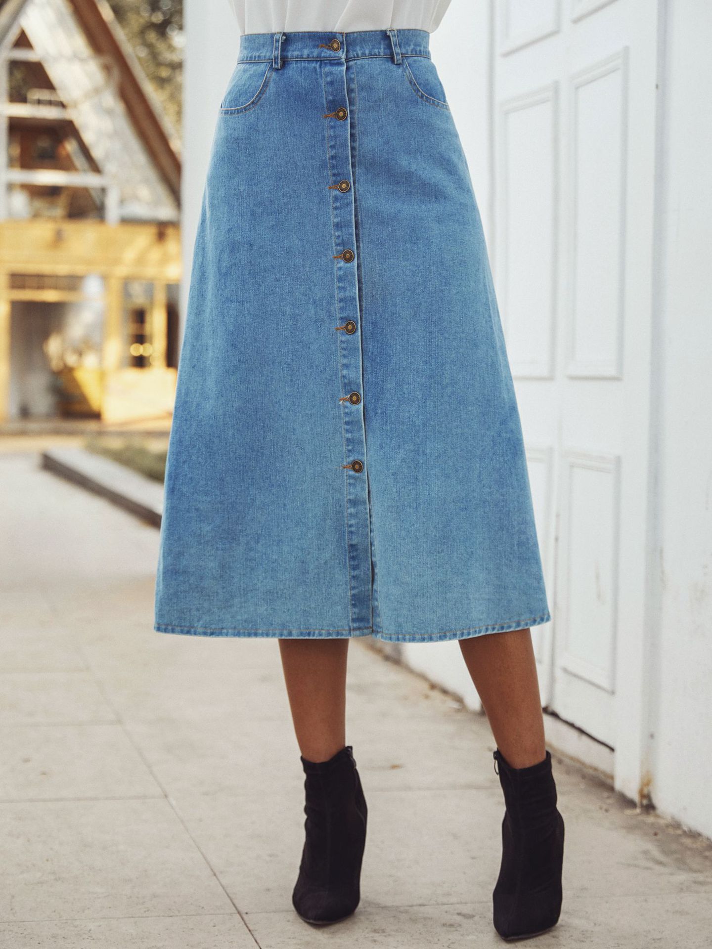 High Waisted Denim Skirt Light Wash Elegant Fit Womens Fashion Casual Wear Summer Style Wholesale Available