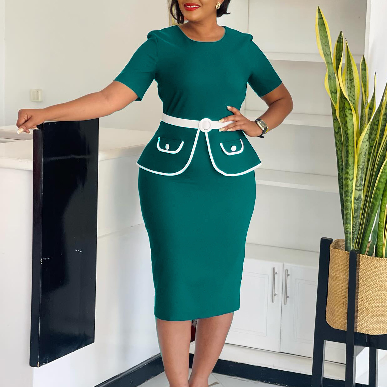 Elegant Plus Size Women's Bodycon Dress with Short Sleeves, Stretchy Fabric, Fashionable OL Style for African and European Mar