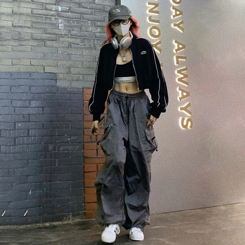 Vintage American Style Streetwear Cargo Pants Loose Fit Versatile Wide Leg Casual Chic Perfect for Everyday Wear