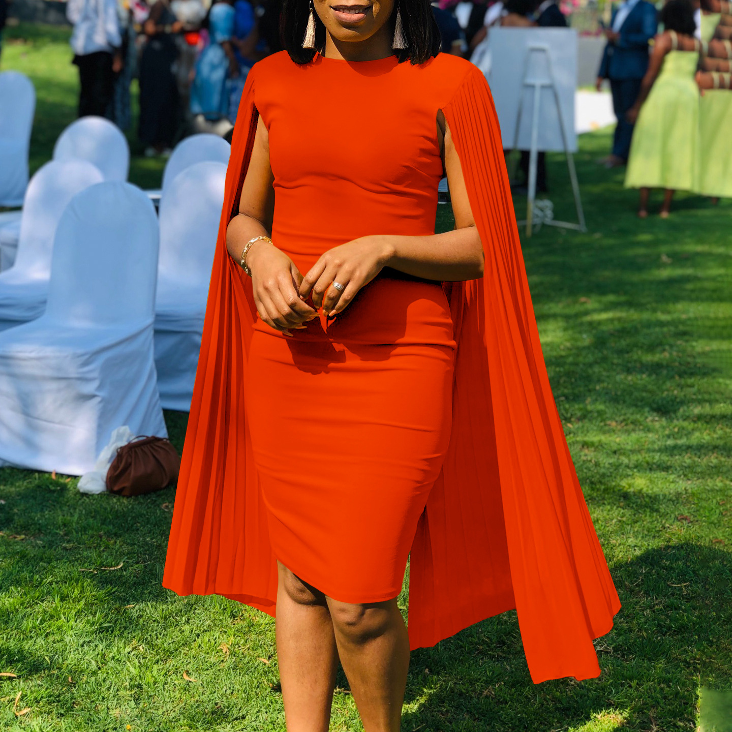 Fashionable Solid Color Round Neck Pleated Cape Evening Dress for Women, Perfect for Parties and Formal Events