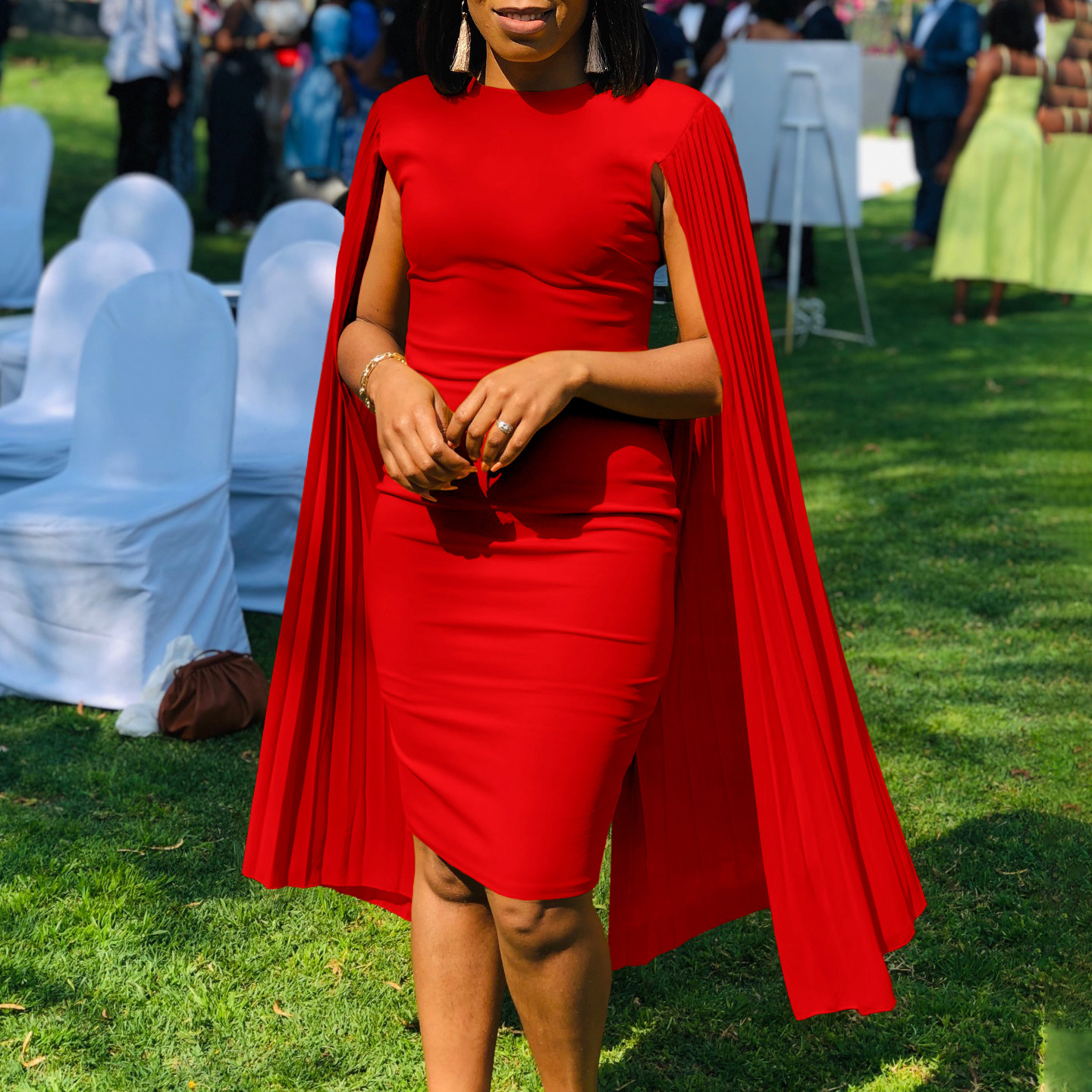 Fashionable Solid Color Round Neck Pleated Cape Evening Dress for Women, Perfect for Parties and Formal Events