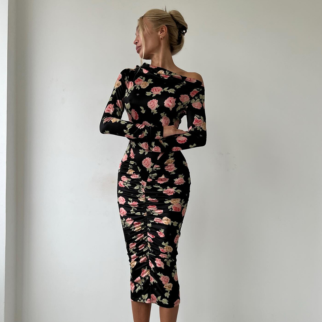 European and American Cross border Autumn and Winter New Women's Fashion Long Sleeve Personality Printed Wrinkled Sexy Bodycon Dress