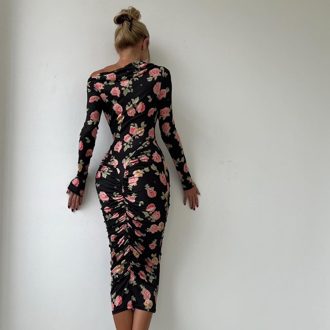 European and American Cross border Autumn and Winter New Women's Fashion Long Sleeve Personality Printed Wrinkled Sexy Bodycon Dress