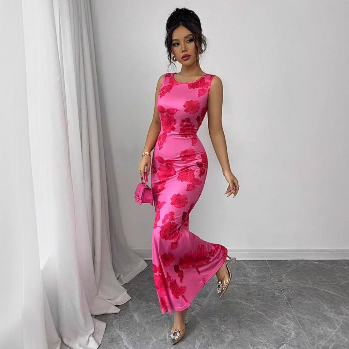 Floral Sleeveless Maxi Dress Elegant Straight Silhouette Lightweight Fabric Ideal for Vacation Wholesale Available