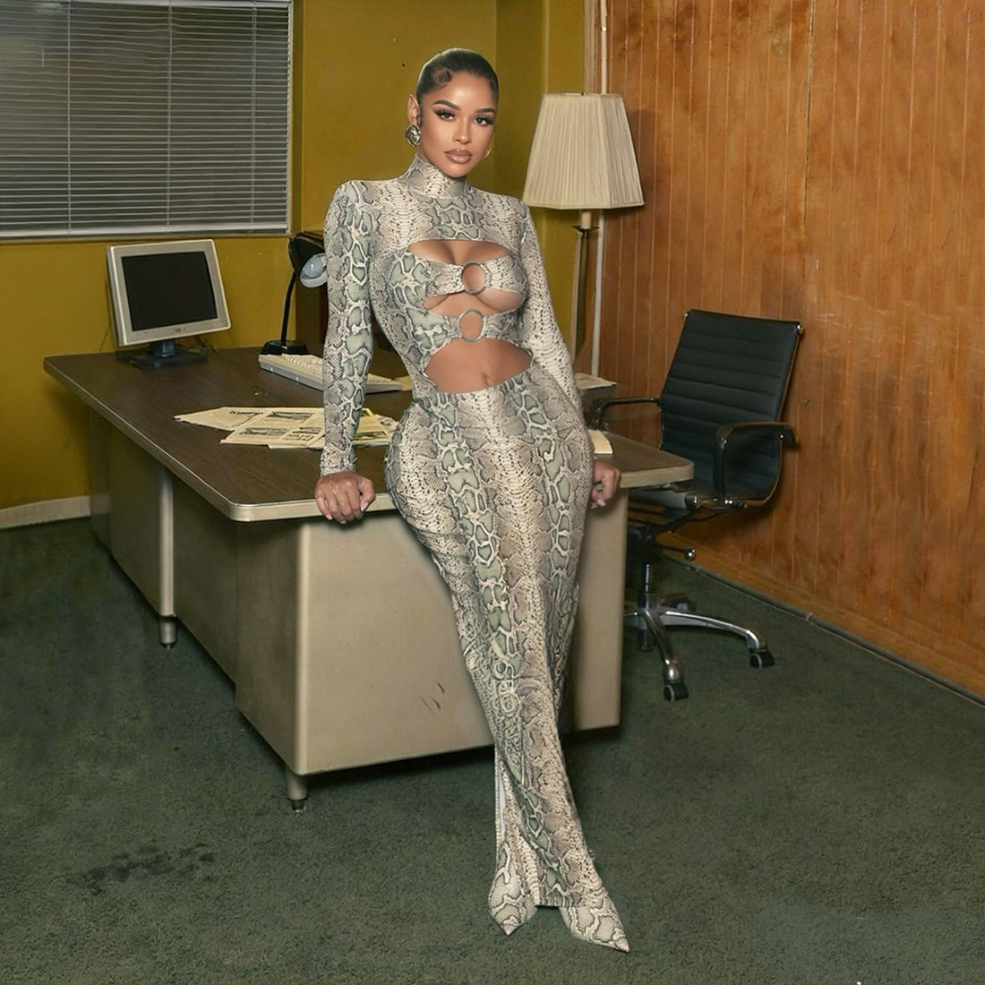 Fashionable High Neck Long Sleeve Bodycon Dress with Metal Buckle and Snake Print for Women in Autumn and Winter