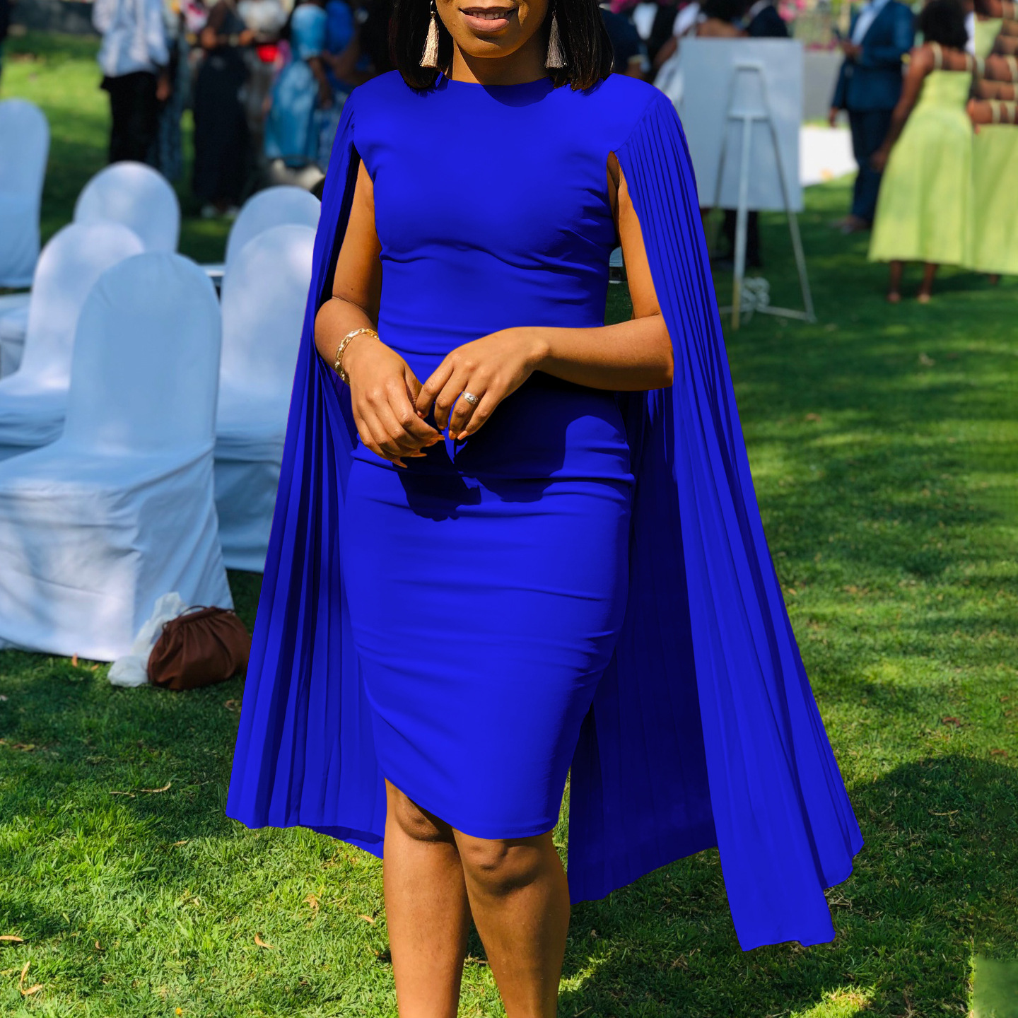 Fashionable Solid Color Round Neck Pleated Cape Evening Dress for Women, Perfect for Parties and Formal Events