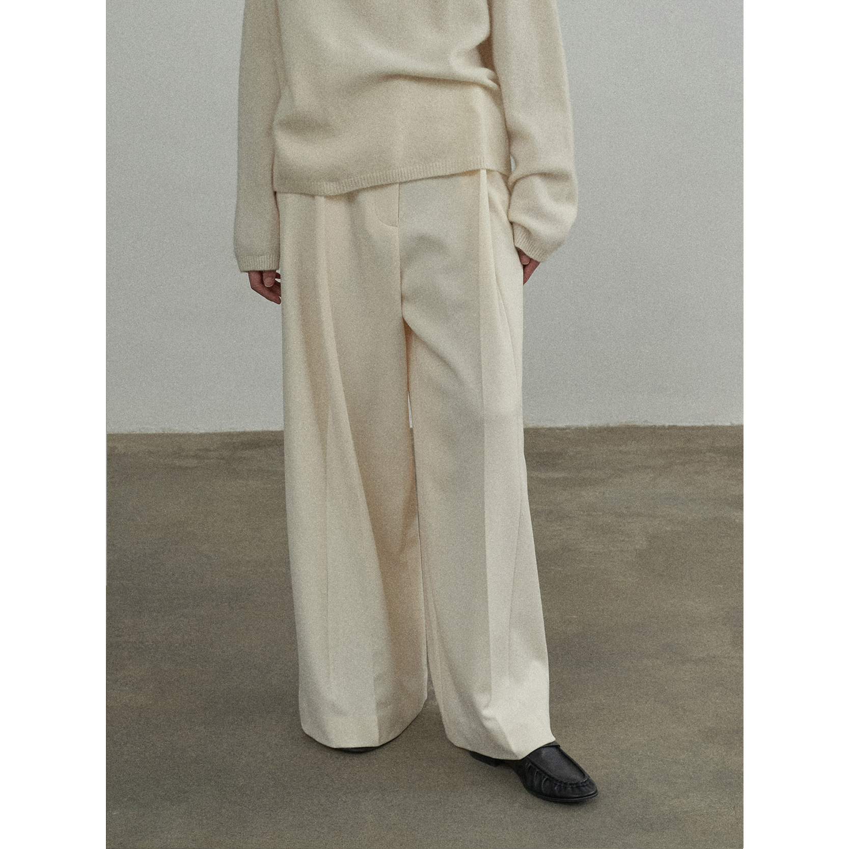 Wide Leg Casual Trousers for Women Long Length Mid Low Waist 3D Draping Design Autumn Wear Wholesale Available