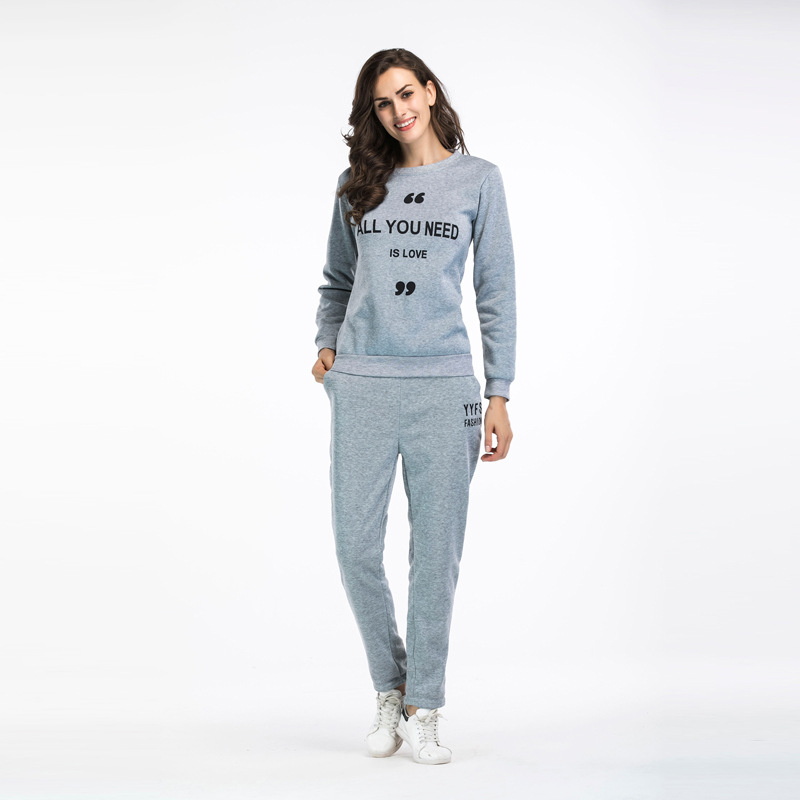 Womens Fleece Lined Sports Set Deer Print Round Neck Long Sleeve Sweatshirt Casual Pants Autumn Winter Wear