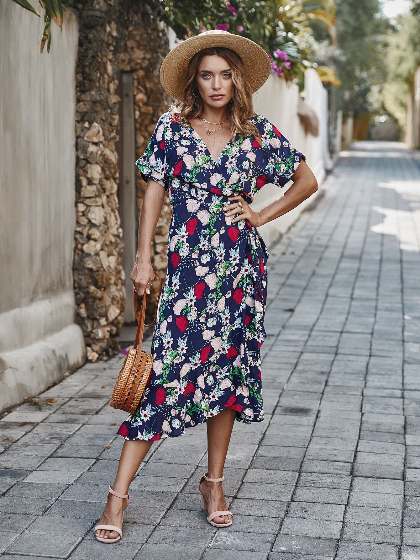 Fashionable Short Sleeve Dress Original Design Floral Print Spring Summer Style Perfect for Vacations Wholesale