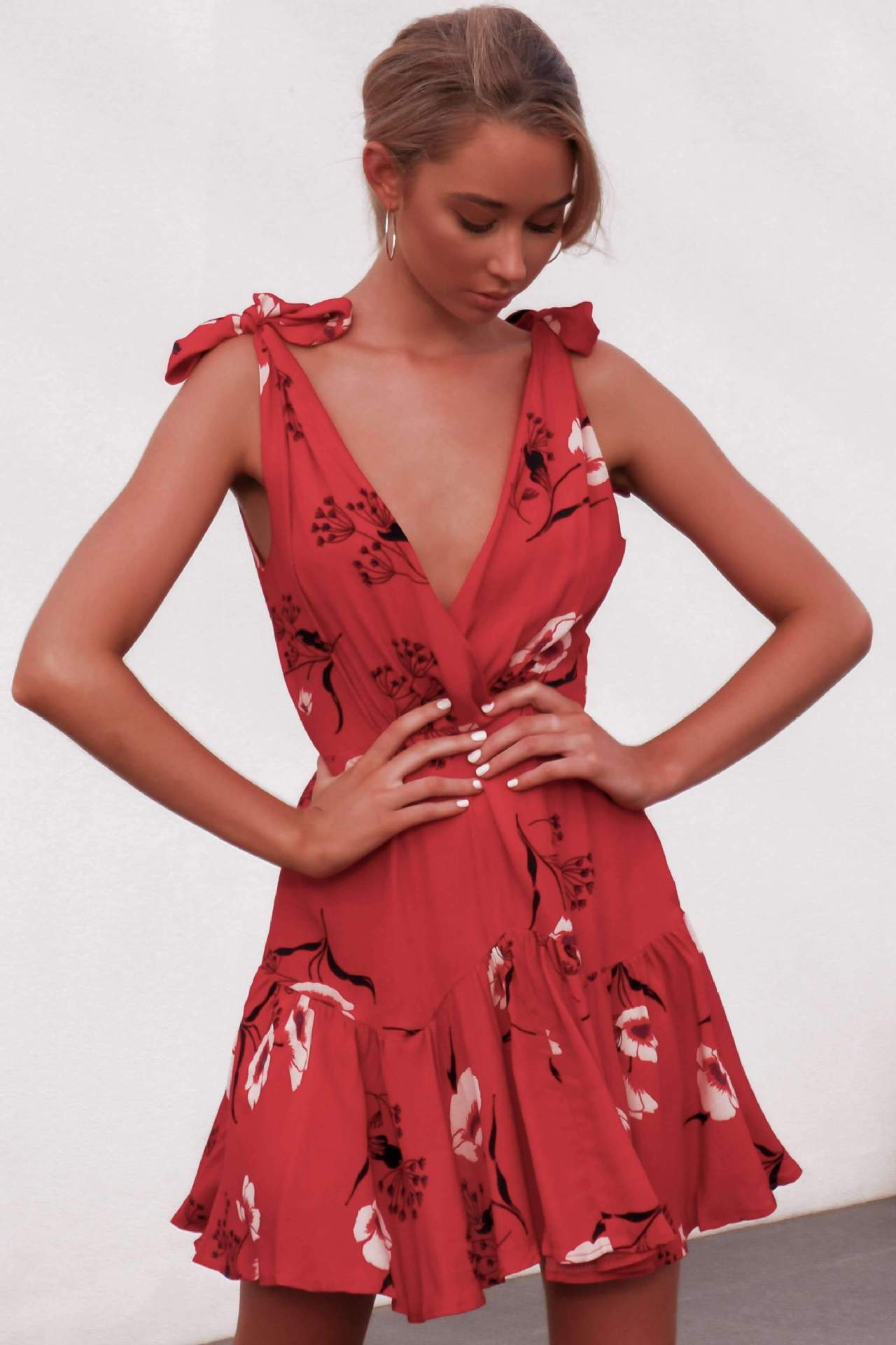 V Neck Sexy Tie Back A Line Mini Dress Womens Fashion Comfortable Fabric Elegant Design Perfect for Parties or